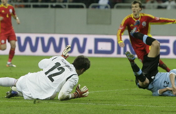 Selecţionerul Uruguayului e convins că a fost penalty la Cavani: "N-am mai văzut aşa ceva!"