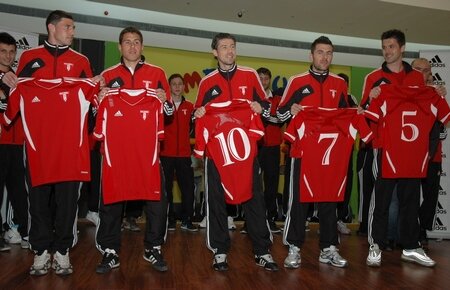 GALERIE FOTO UTA şi-a prezentat lotul şi achiziţiile! Mara a fost în centrul atenţiei