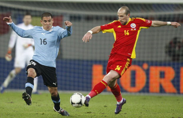 Dinu l-a remarcat pe Latovlevici: "E «mai complet» decît Raţ" ;)