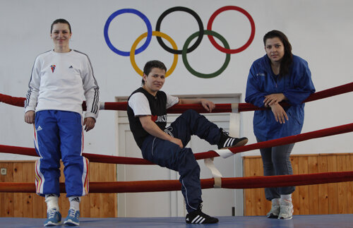 Visul unei nopţi de vară » Trei sportive sînt speranţa boxului feminin pentru Jocurile Olimpice din vară