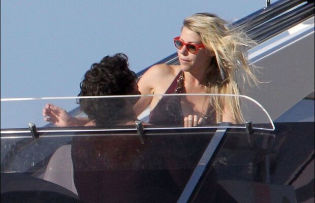 FOTO Fragilizat de cînd e cu Barbara Berlusconi» Pato de cristal