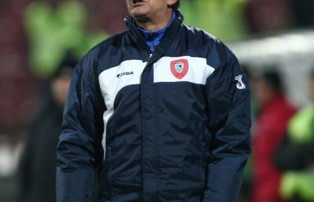 Lăcătuş: "Jucătorii mi-au spus că a arbitrul a dictat prima oară aut de poartă, apoi corner"