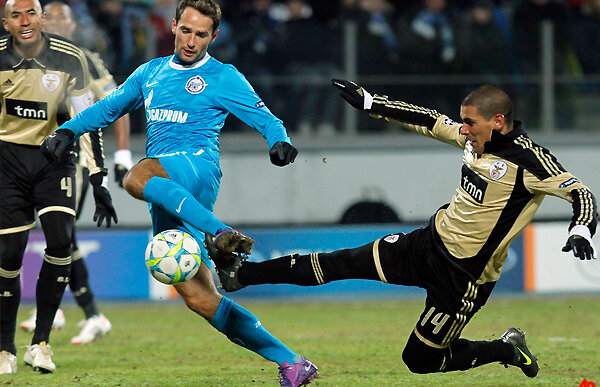 VIDEO Un nou candidat la ratarea anului » Şirokov a ţintit "ştanga" din trei metri :D
