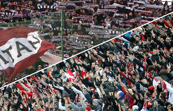 GALERIE FOTO » Reîntoarcerea la fotbal » 20.000 pe Arena Naţională, 9.500 pe Giuleşti