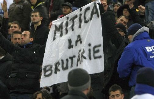 Motivul incredibil pentru care Dragomir interzice bannerele pe stadion: "Vor să mă omoare!"