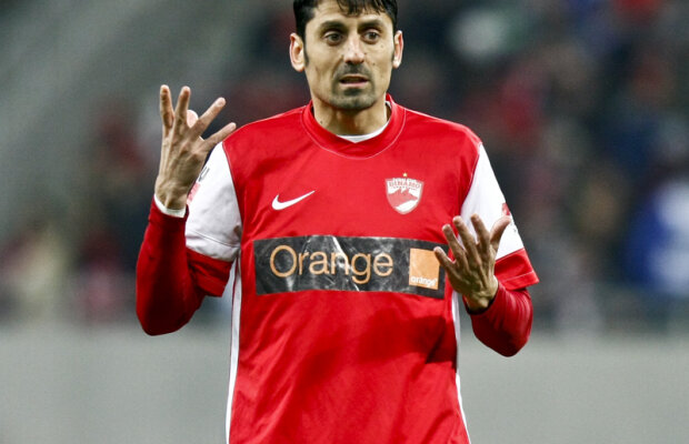 FOTO Se simte lucrat! » Cel mai bun marcator al "cîinilor" a fost lăsat fără banderolă şi scos din echipă