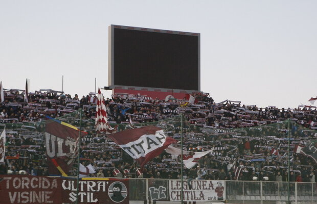 Miercuri se pun în vînzare biletele pentru meciul cu Rapid - Petrolul » Vezi preţurile