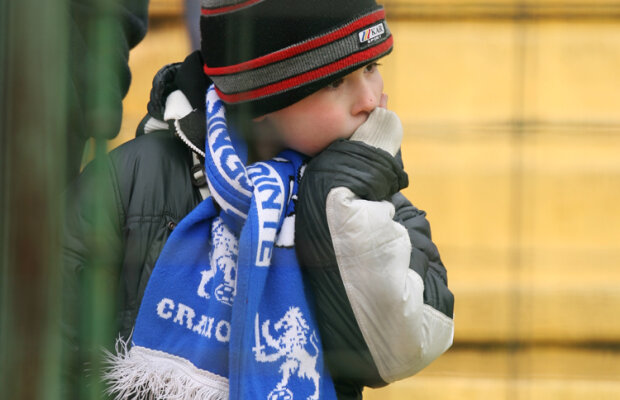 Mesaj emoţionant al unui suporter al "Ştiinţei" » "Dacă fotbalul e doar un joc, de ce mă simt ca şi cînd am pierdut pe cineva drag, lîngă care am trăit o viaţă?