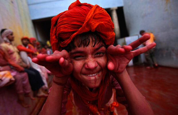 O primăvară colorată! Unul dintre cele mai tari festivaluri din lume în imagini incredibile
