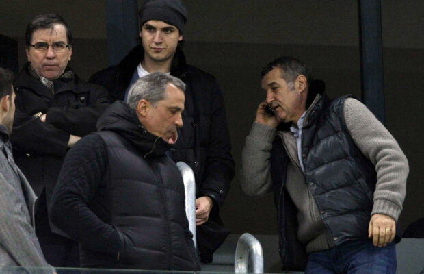 Insider în lojă » Incredibilul Becali înaintea golului lui Rusescu: "Vali, dă-le sms să facă schimbare!”