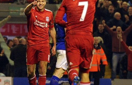 VIDEO şi FOTO » Captain FANTASTIC! Hat-trick Gerrard în Liverpool-Everton 3-0. Declaraţia de dragoste a lui Dalglish :)