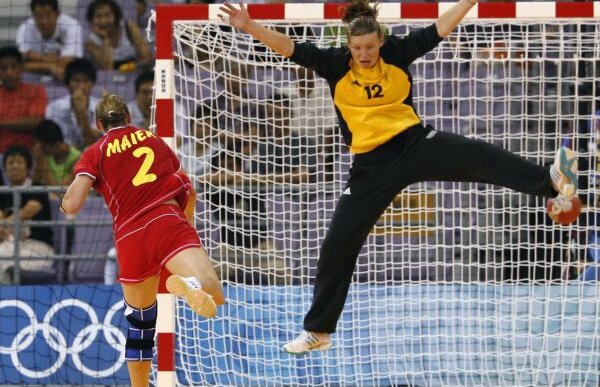 Oltchim a transferat portarul "naţionalei" Franţei » Cea mai valoroasă Amandină!