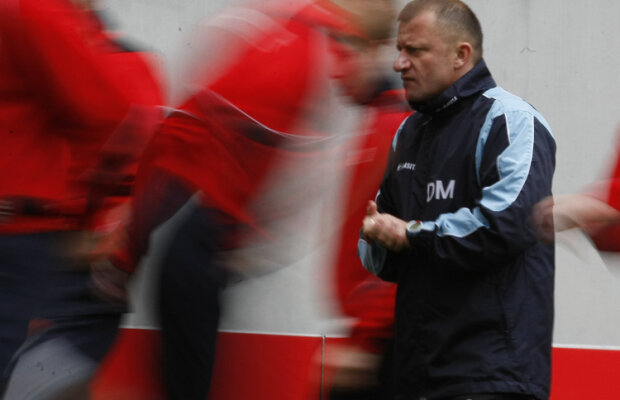 Marius Stan îl linişteşte pe Dorinel: "Poate că unii vor sînge, dar îi dezamăgim pentru că rămîne antrenor