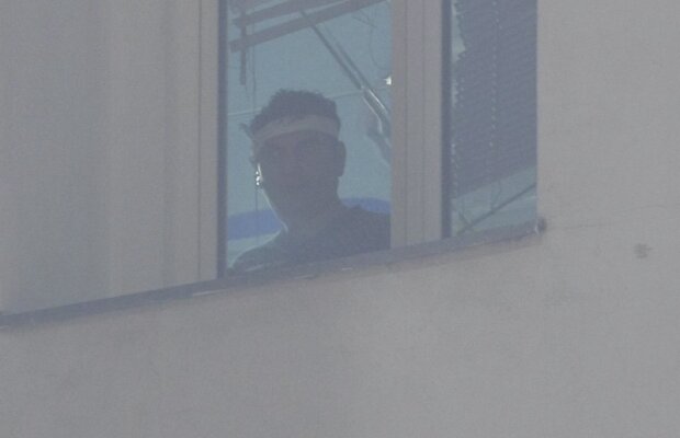 "Ultrasul" Borcea a încălcat sfatul medicilor » A urmărit meciul de la fereastra Spitalului de Urgenţă