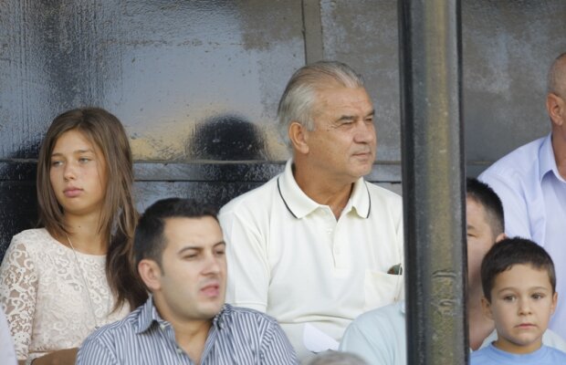 Iordănescu îl "dă jos" de pe maşină pe Gigi: "Să rămînă cu picioarele pe pămînt, e doar o victorie cu Astra"