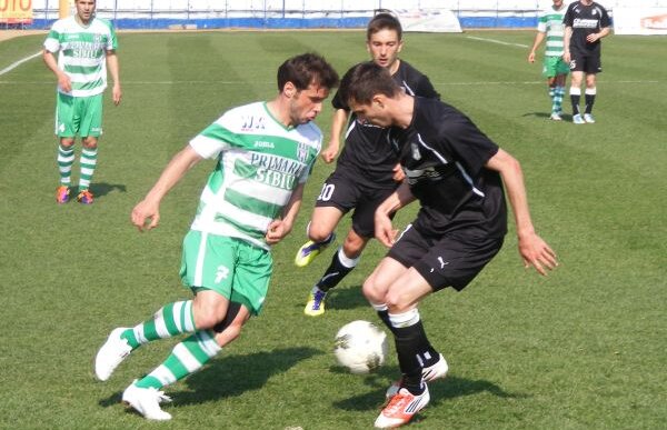 VIDEO Gata şi cu "gaşca"! » Sportul a pierdut la Sibiu primul meci din retur