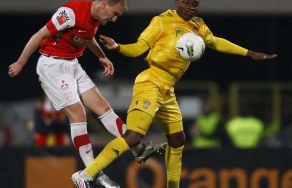 VIDEO Dinamo ZERO, Vaslui BELLO » Golul nigerianului îi bagă pe "cîini" în comă. Cine ia titlul?