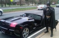 Batman, tras pe dreapta