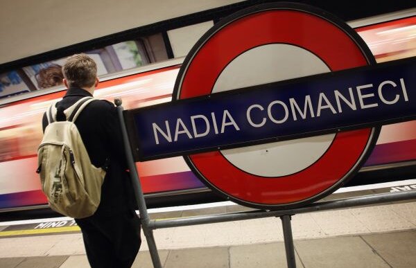 Metroul din Londra se adaptează la Olimpiadă: "Urmează staţia Nadia Comăneci"