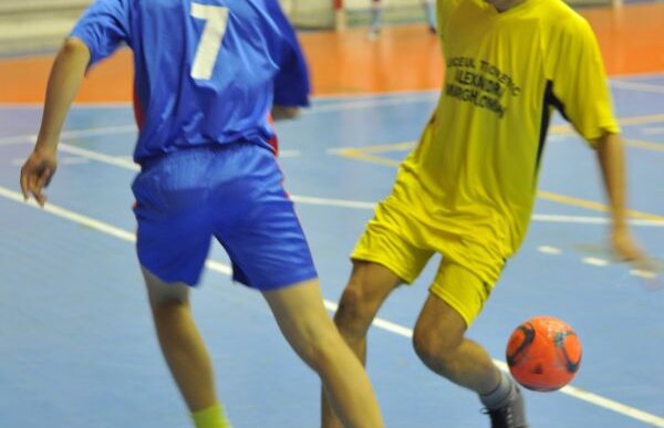 Cîştigătoarele merg în grupe! » De duminică, 1 aprilie, se intră în linie dreaptă la Cupa Coca-Cola Bucureşti! Şi nu e păcăleală!