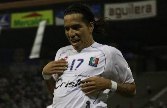 VIDEO Dayro Moreno face ravagii în Columbia! Un fan s-a luptat cu stewarzii ca să-l ia în braţe