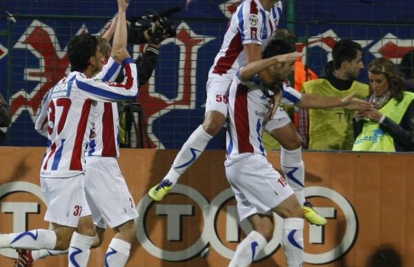 Jucătorii Oţelului au protestat împotriva conducerii: "Bani sînt la club, dar salariile n-au fost plătite" :X