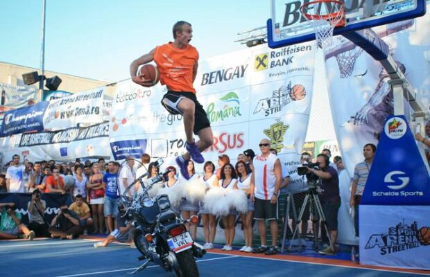 Ne pregătim de cel mai tare turneu de baschet 3 la 3! Cîştigătorii merg la Madrid şi poate la Miami :)