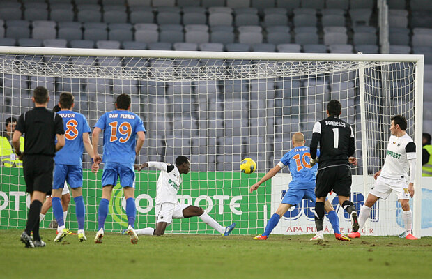 VIDEO şi FOTO Echipa lui Niculescu a învins şi a trecut peste Pandurii » U Cluj - Tg. Mureş 3-1