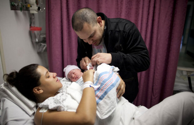 Durata naşterii a crescut cu două ore faţă de acum 50 de ani, pentru femeile din SUA. Care este explicaţia