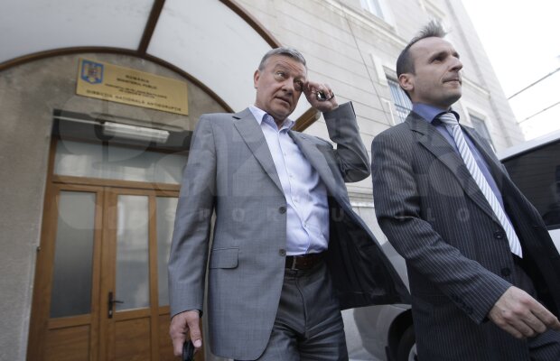 Mircea Sandu a stat 30 de minute la DNA: "Nu se pune seschestru pe sediul FRF"