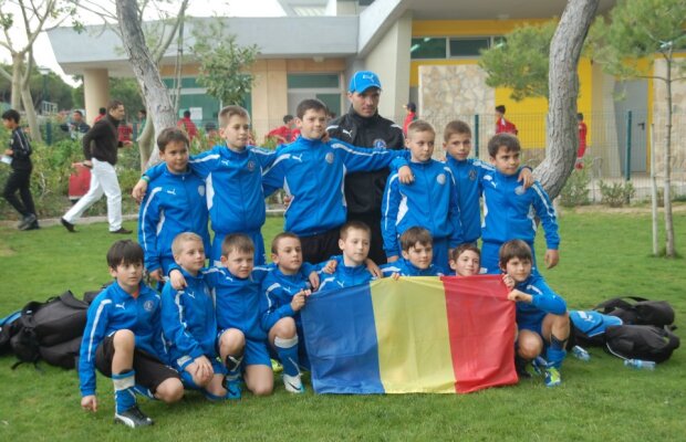 Urmează Barcelona? » Echipa sub 10 ani a Academiei lui Hagi s-a calificat în "sferturile" turneului "Mundialito"