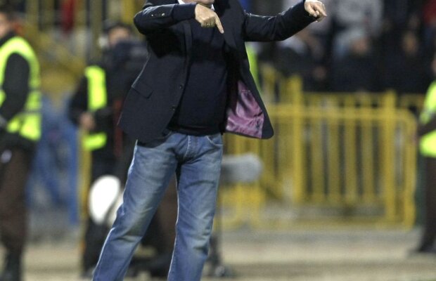 Contestat la revenire » Stoichiţă fluierat de 5.000 de oameni în Ghencea