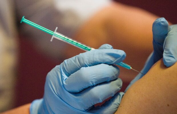 O nouă şansă pentru milioane de oameni: Vaccin "universal" anti-cancer, dezvoltat de oamenii de ştiinţă