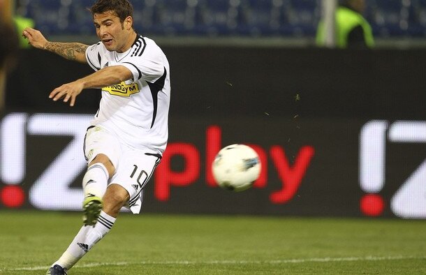 Mutu înscrie, Chivu învinge » Ce-au făcut românii din Serie A