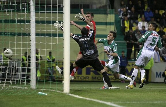 Finalul coşmarului » Dinamo a fost sufocată de Chiajna în debut, dar s-a redresat la timp