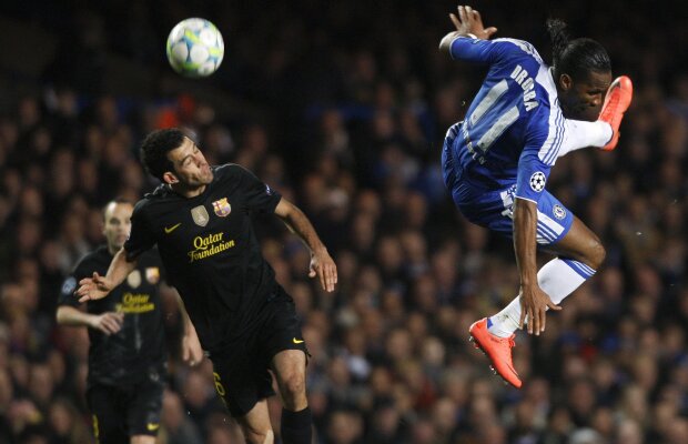 FOTO Ironia sorţii» Barcelona s-a tot plîns că terenurile din Spania sînt neirigate. La Londra a avut prea multă apă