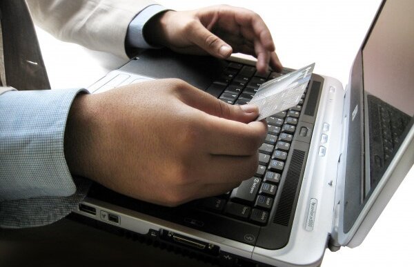 Plătitorul român online: mai sofisticat, mai exigent