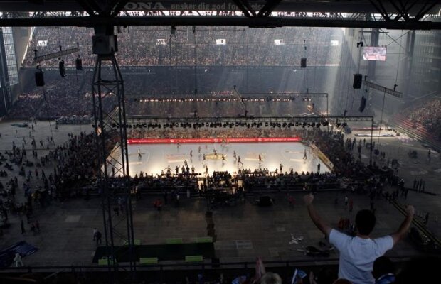 Handbal din altă lume la Copenhaga! AG a învins Barcelona cu 29-23