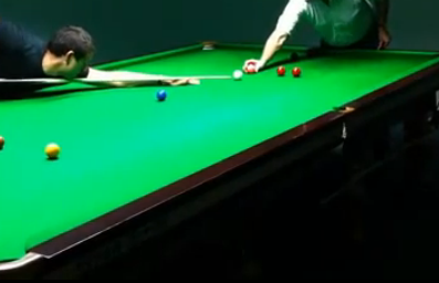 Antrenează-te cu cel mai talentat jucător de snooker din istorie!