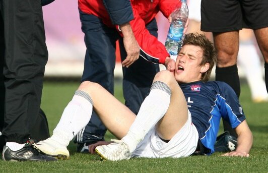 Suporterii gălăţeni îl atacă pe Grahovac: "El a dat primul pumn!"