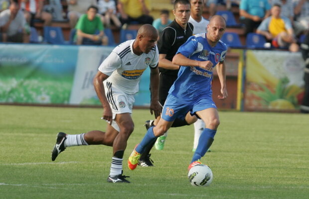 Porumboiu se înclină în faţa lui Wesley: "Ne scoate de fiecare dată"