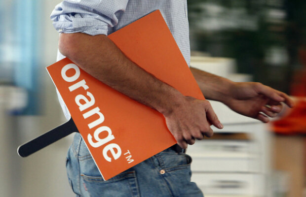 Veniturile Orange scad cu 1,1%