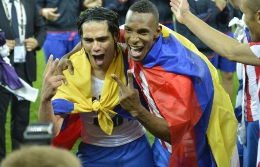 Aşa ceva!? Prietenii noştri de pe Facebook îi bat obrazul lui Falcao :)