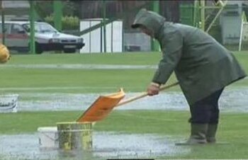 Iuliu Mureşan: "Meciul n-ar trebui să se joace! Acum ne pun să jucăm fotbal-polo!" :X