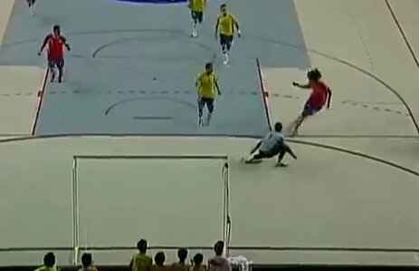 VIDEO Un costarican a marcat un gol uimitor în faţa brazilienilor!