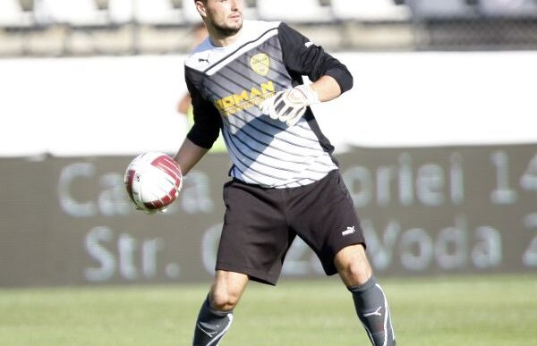 Super Mario Felgueiras » Portarul Braşovului e singurul jucător integralist în Liga 1