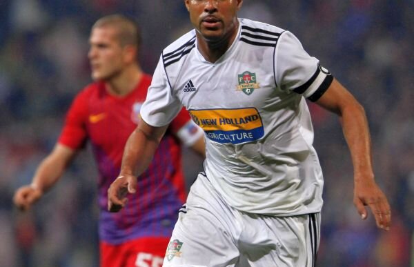 Wesley rămîne în Moldova! » Porumboiu s-a sucit în 24 de ore şi a anulat înţelegerea