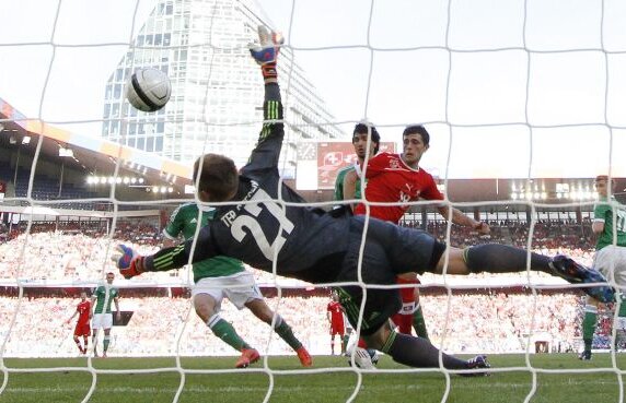 VIDEO Bîntuiţi de România » Elveţienii le-au amintit nemţilor de coşmarul din Giuleşti