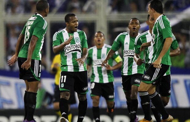 VIDEO Steaua îşi rezolvă şi problema executantului de lovituri libere » Mosquera e AS la faze fixe