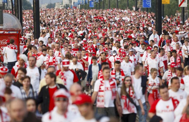 VIDEO IMPRESIONANT » Golul lui Lewandowski a "aruncat în aer" fanzone-ul din Varşovia!